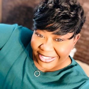 Meet your Posher, Daphne